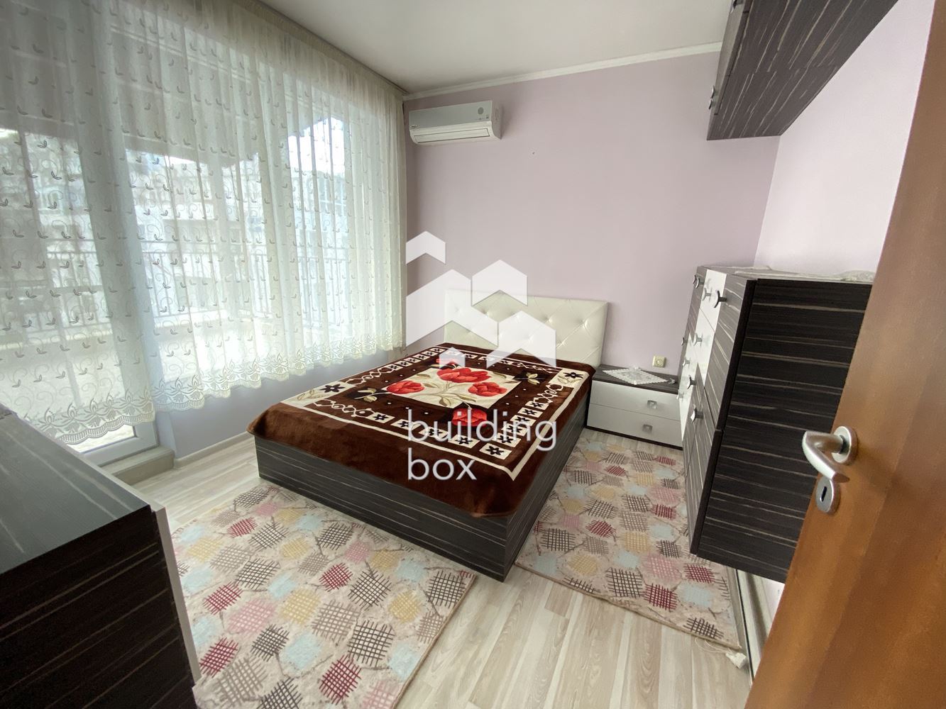 ТРИСТАЕН обзаведен апартамент - 0