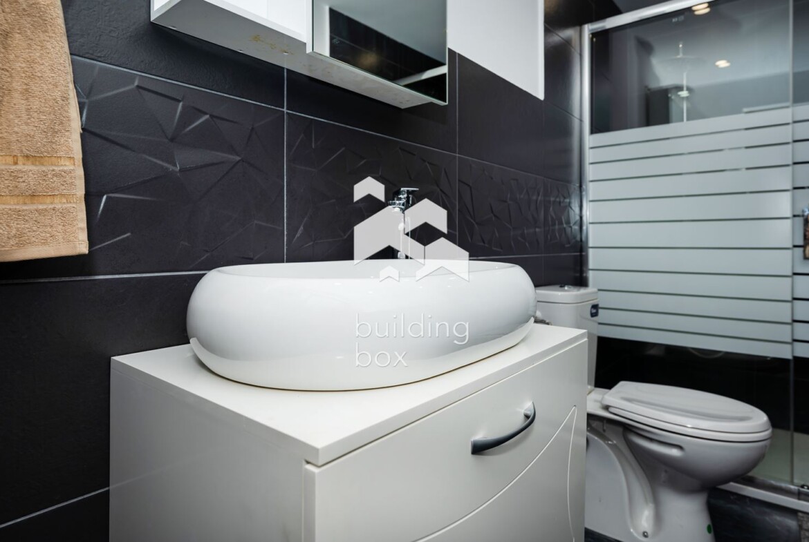 Луксозен имот в с. Старосел - 0