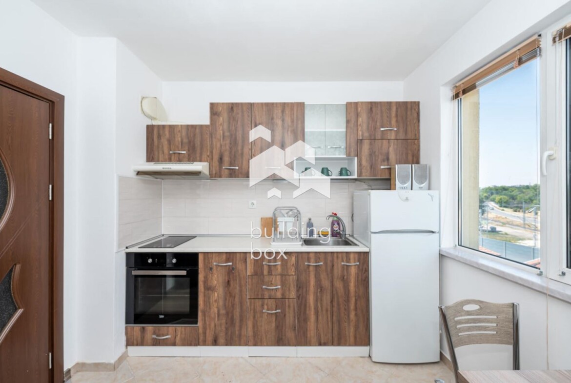 Тристаен обзаведен апартамент - кв. "Кючук Париж" - 0