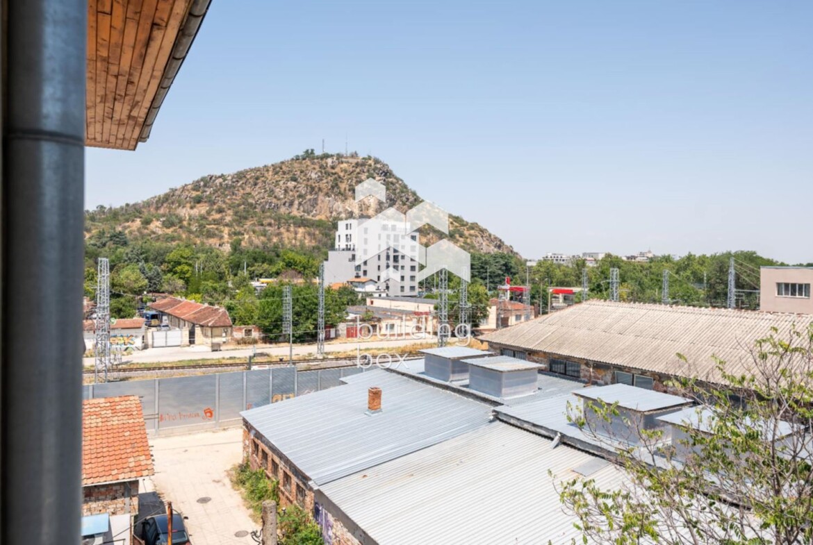 Тристаен обзаведен апартамент - кв. "Кючук Париж" - 0