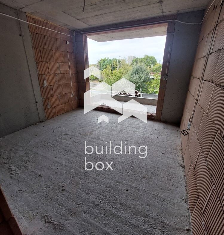 Четиристаен апартамент до "Дентален университет" - 0