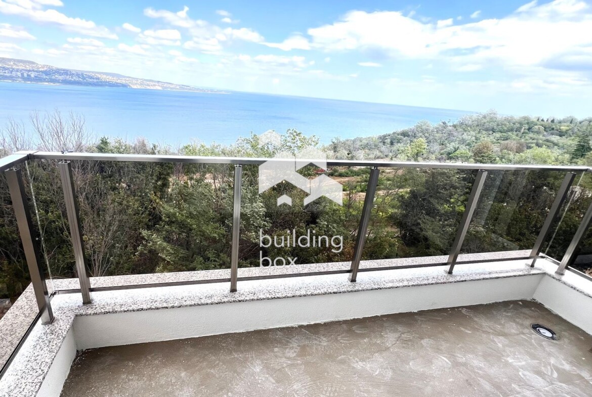 Тристаен апартамент с безкомпромисно качество - 0