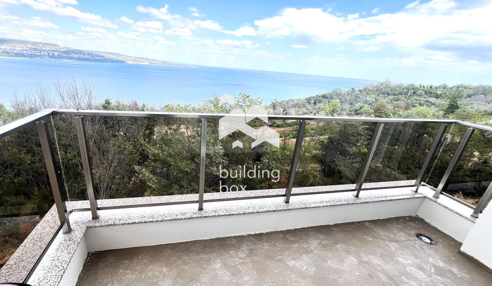 Тристаен апартамент с безкомпромисно качество - 0