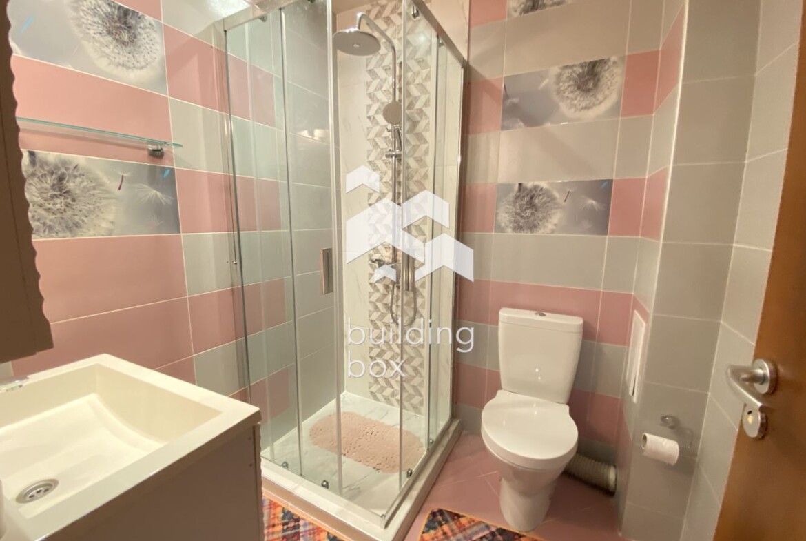 ТРИСТАЕН обзаведен апартамент - 0