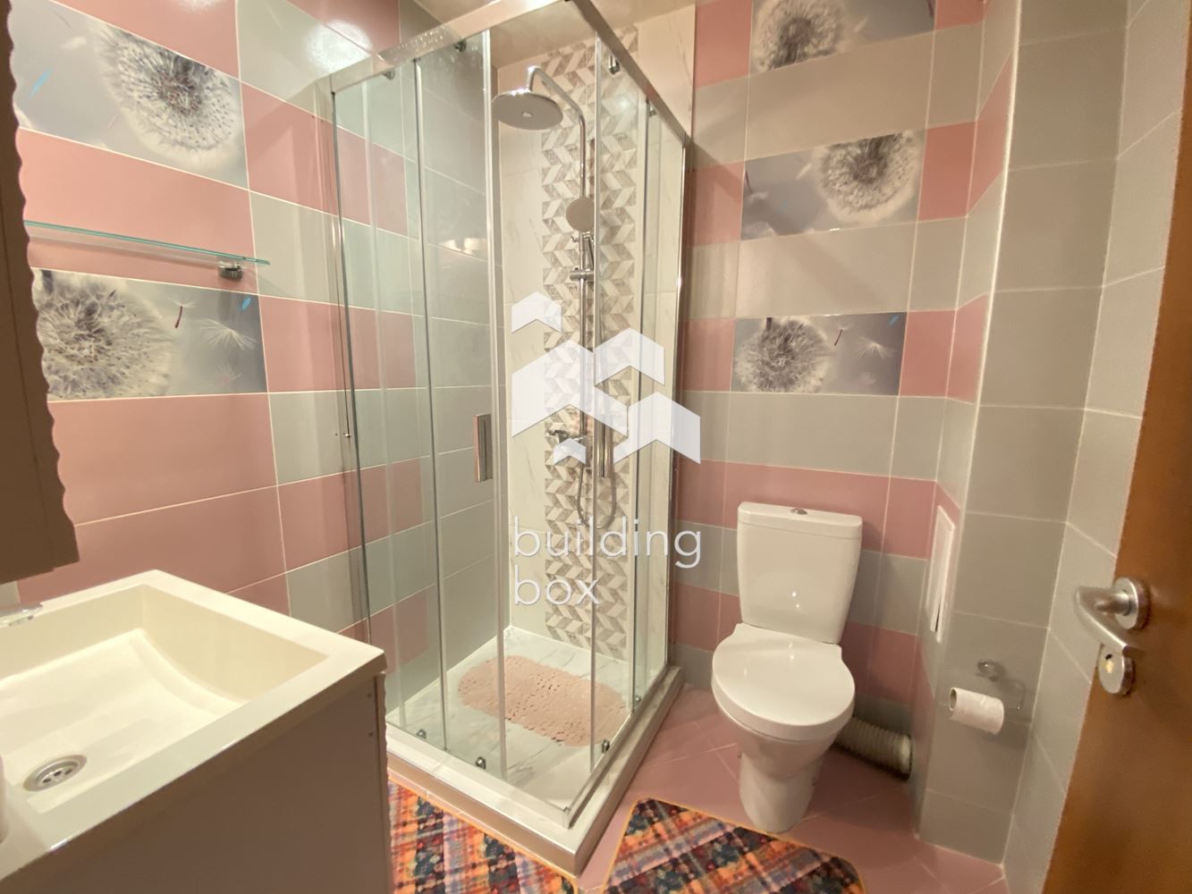 ТРИСТАЕН обзаведен апартамент - 0