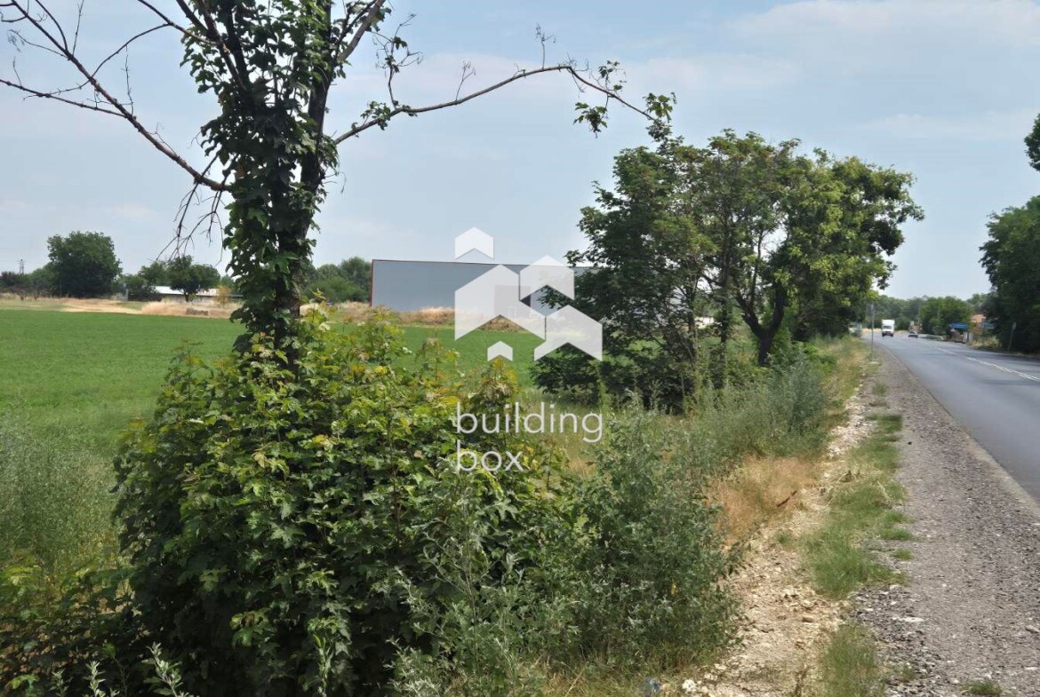 Парцел в землището на гр. Перущица - 0