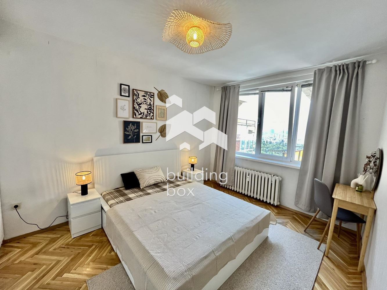 Артистичен и просторен двустаен апартамент с невероятна гледка, на границата на Южен парк - 0