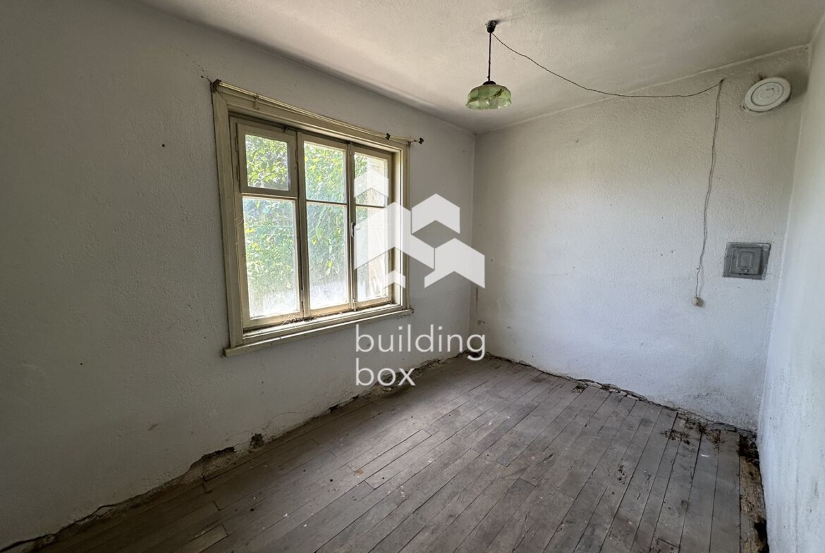 Двуетажна къща в с. Старосел! - 0