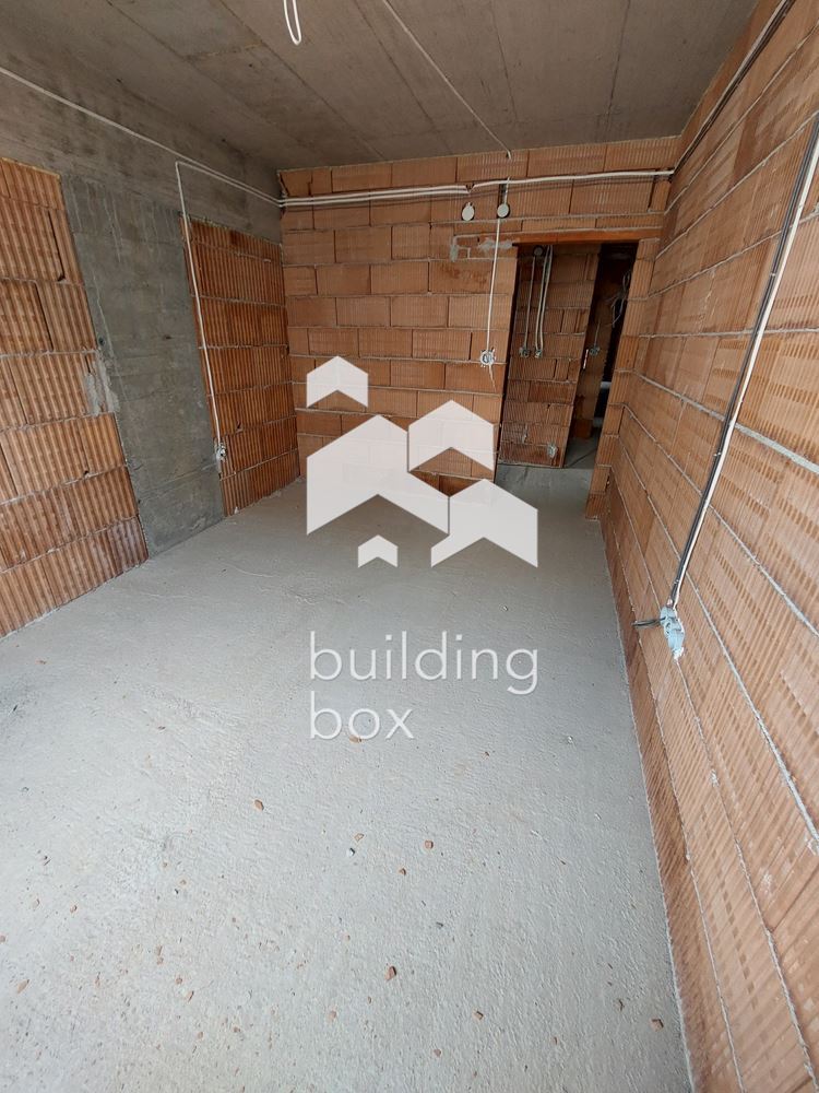 Тристаен апартамент до "Дентален университет" - гр. Пловдив - 0