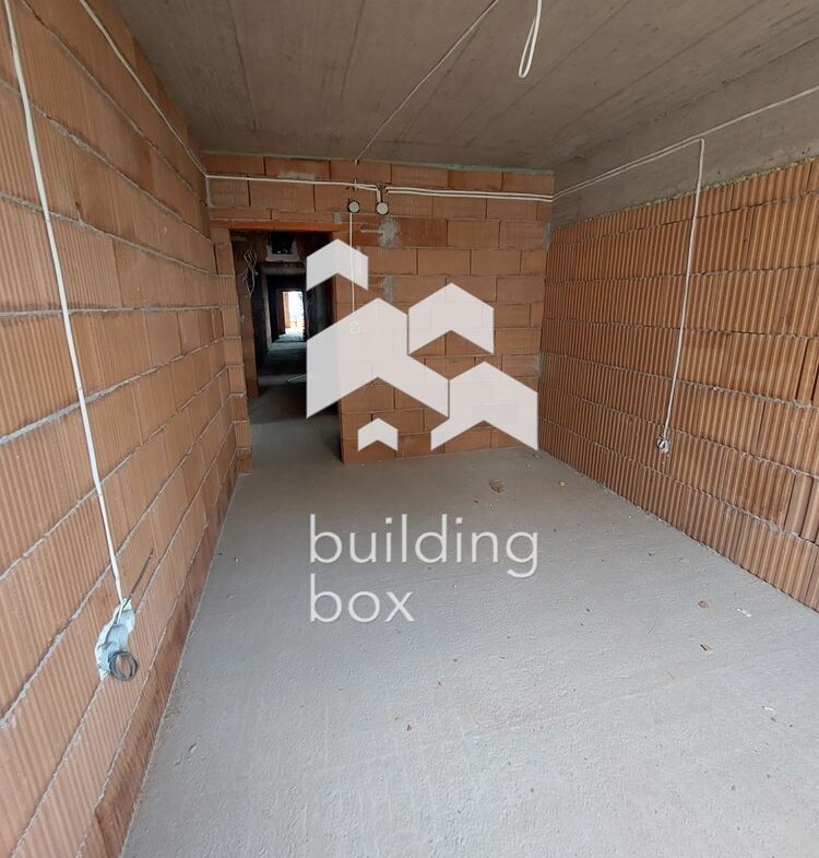 Тристаен апартамент до "Дентален университет" - гр. Пловдив - 0