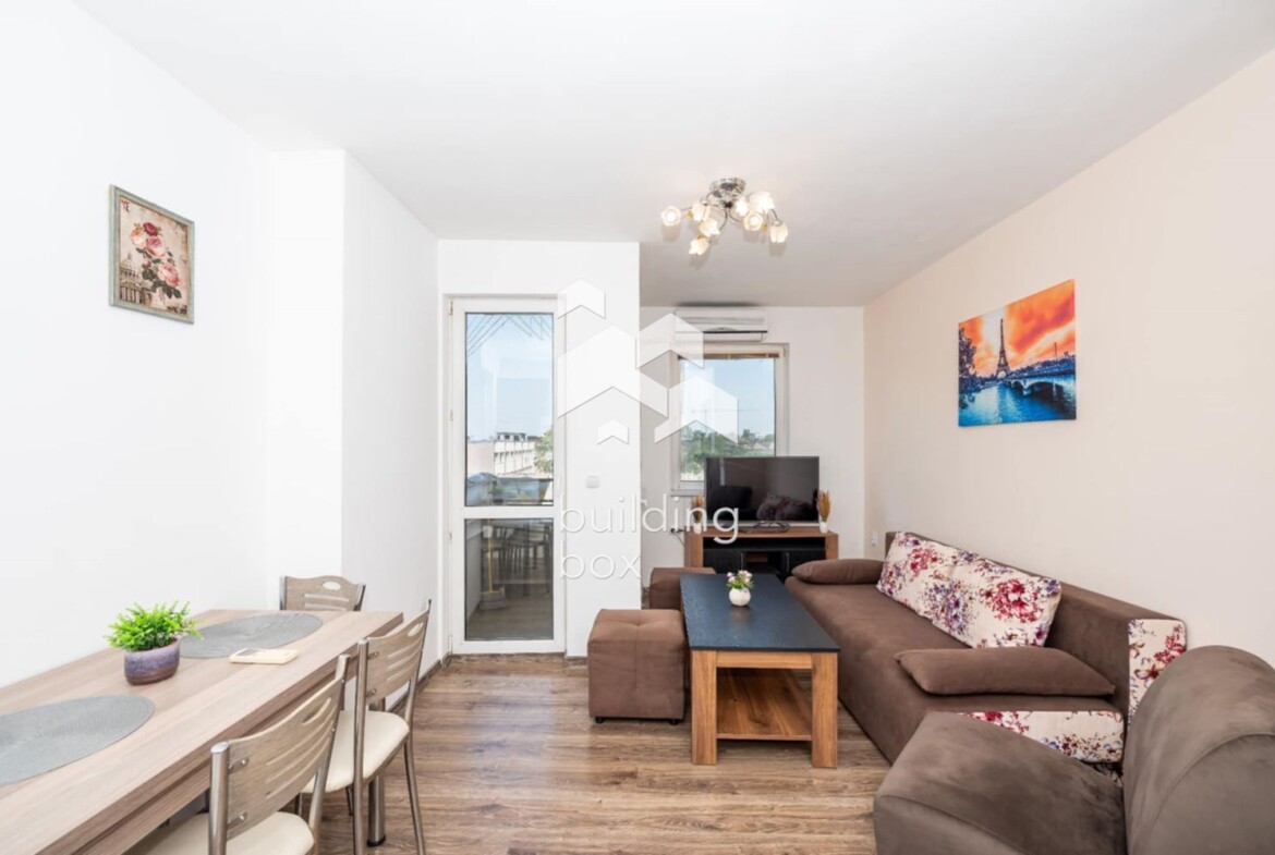 Тристаен обзаведен апартамент - кв. "Кючук Париж" - 0