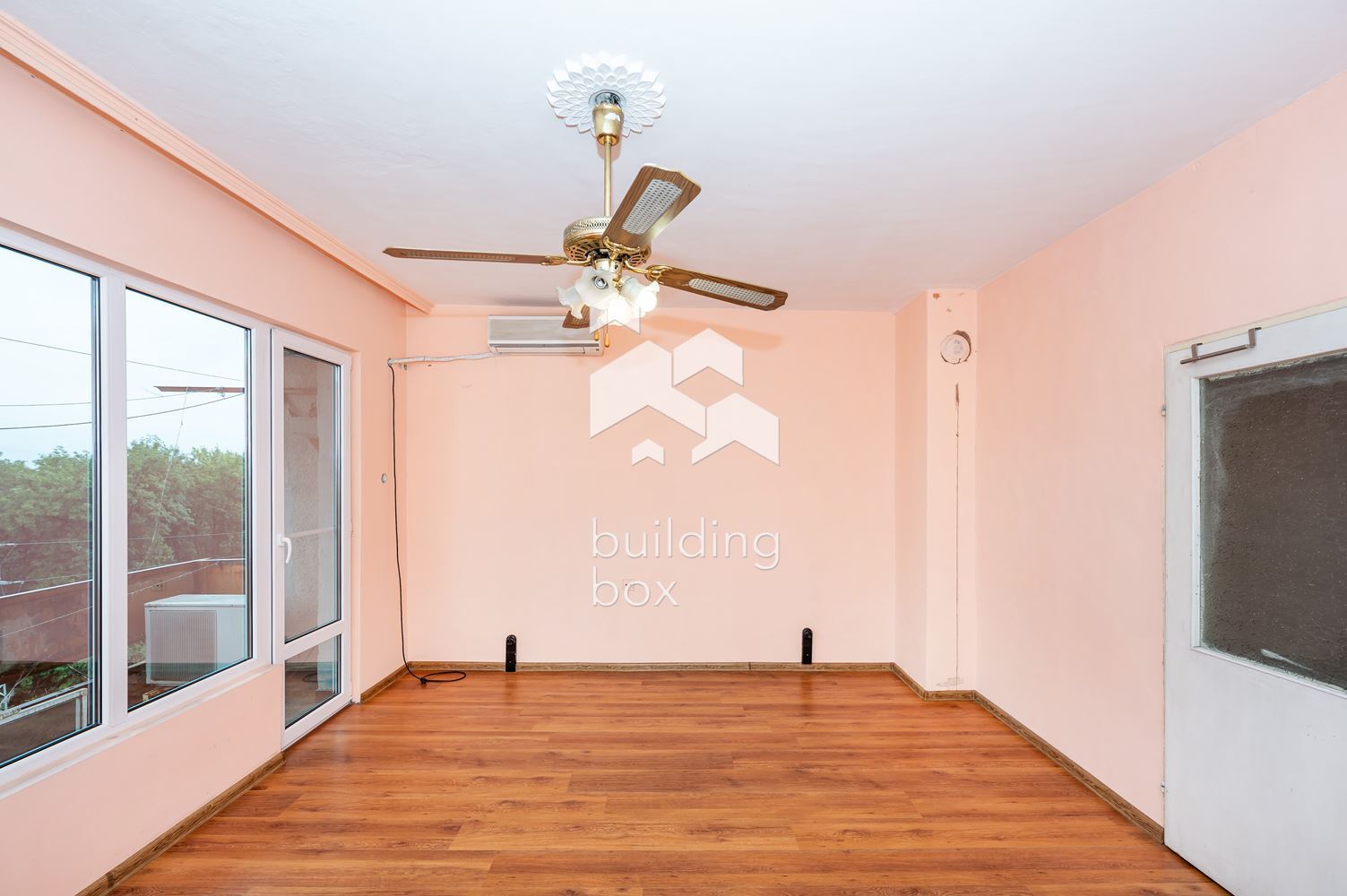 Двустаен апартамент - кв. Христо Смирненски - 0