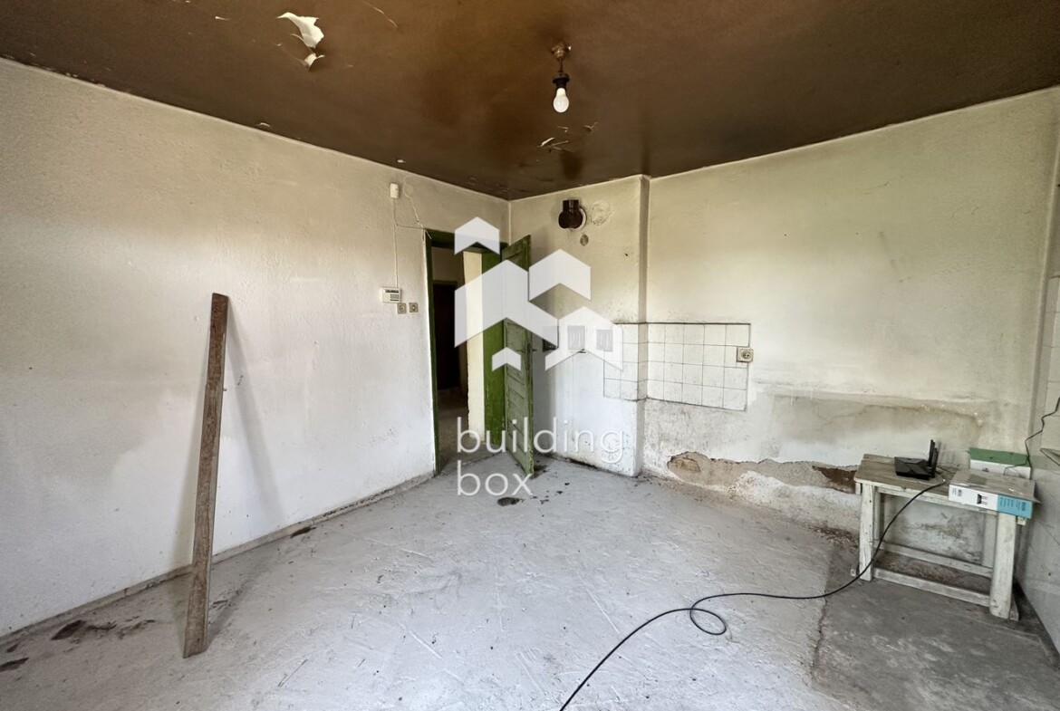 Двуетажна къща в с. Старосел! - 0