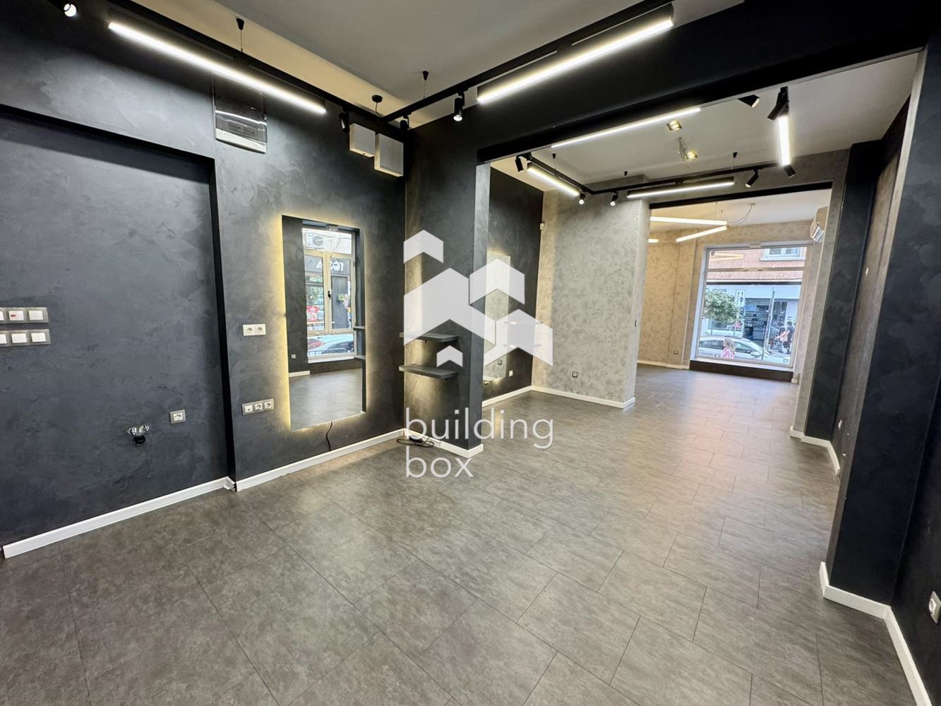 Салон за красота в идеален център - 0