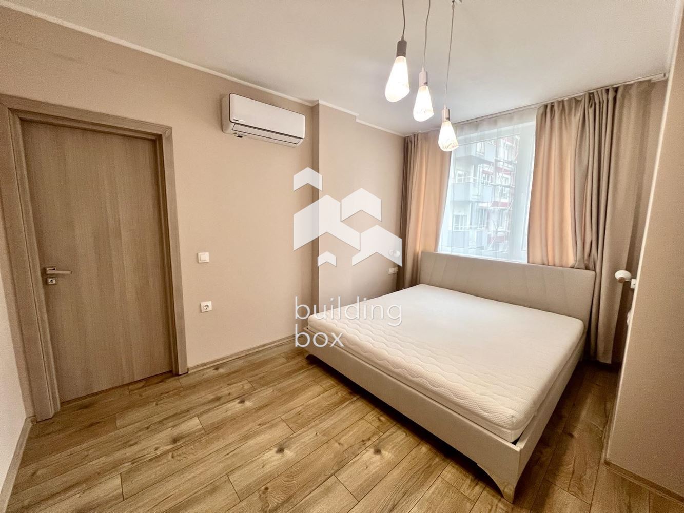 Тристаен апартамент в Център - 0