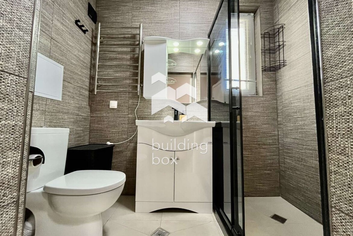 Тристаен апартамент в Център - 0