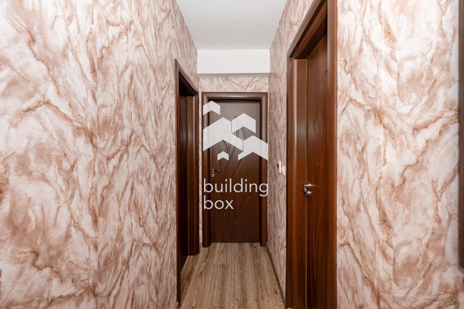 Тристаен обзаведен апартамент - кв. "Кючук Париж" - 0