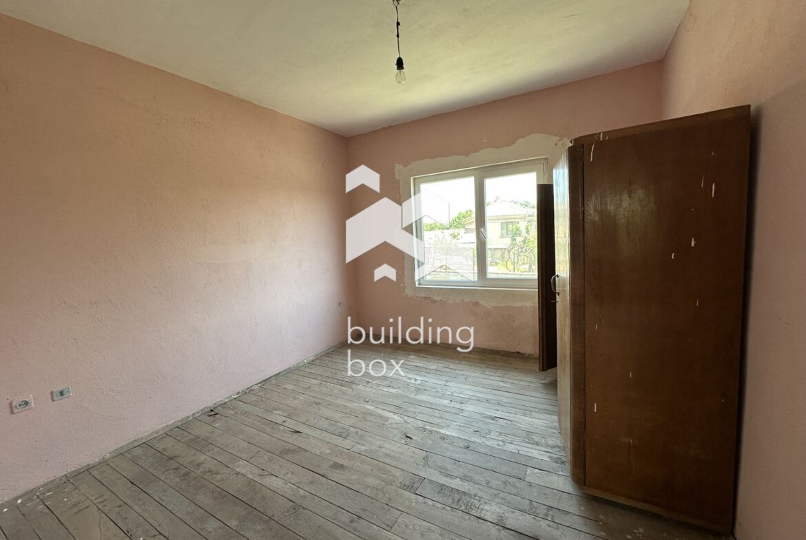 Двуетажна къща в с. Старосел! - 0