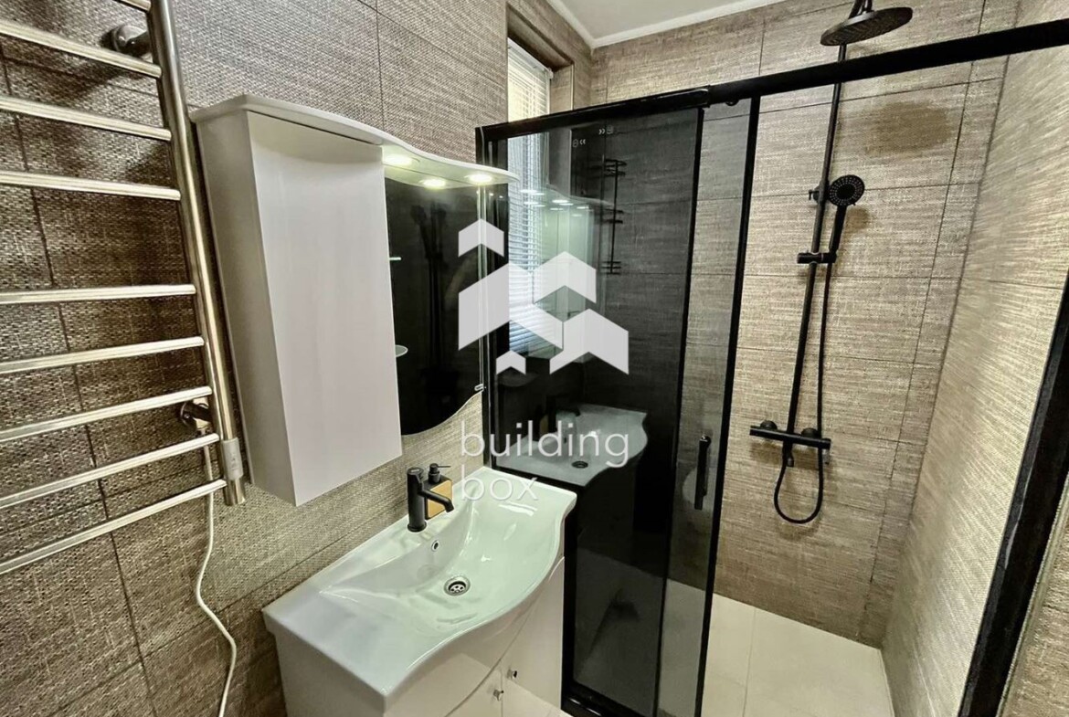 Тристаен апартамент в Център - 0