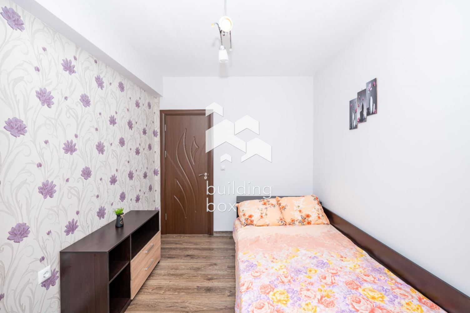 Тристаен обзаведен апартамент - кв. "Кючук Париж" - 0