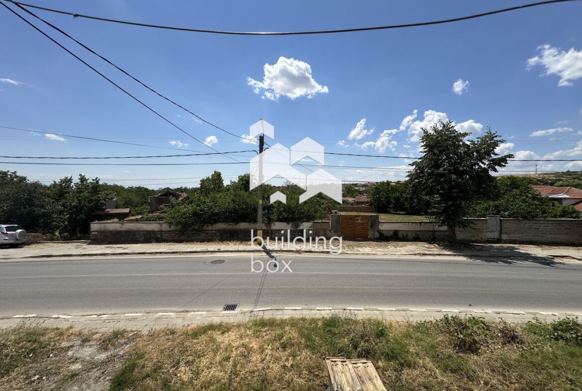 Двуетажна къща в с. Старосел! - 0