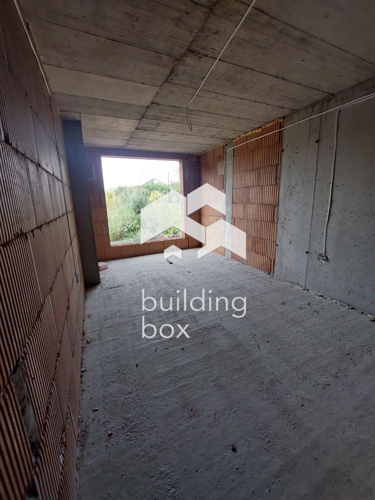 Тристаен апартамент - кв. Младежки хълм - 0