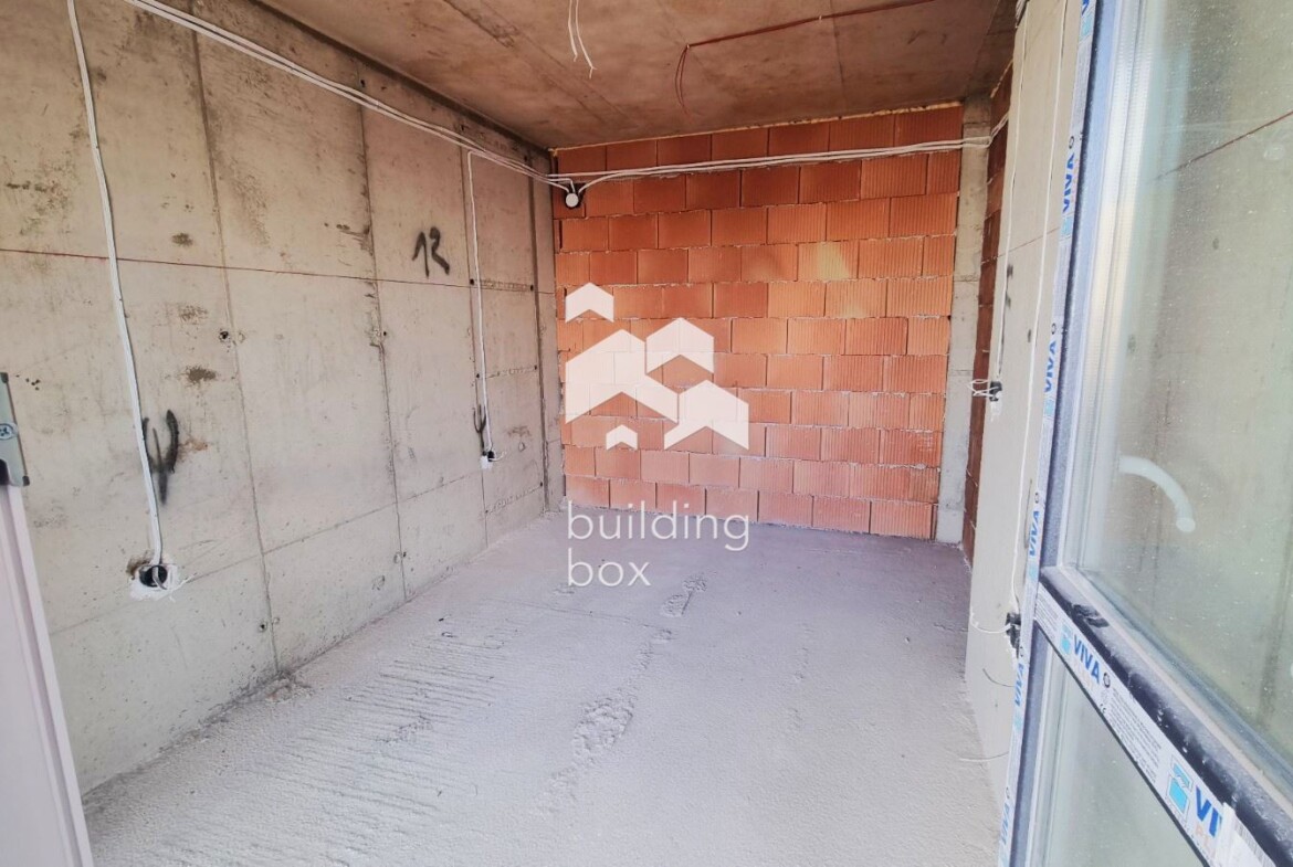 Двустаен източен апартамент в сграда с Акт 14! - 0