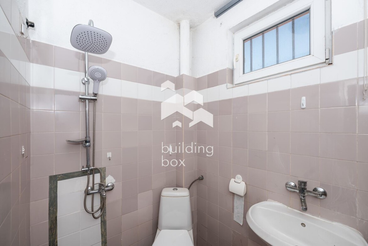 Двуетажна къща на плоча - готова за живеене - 0