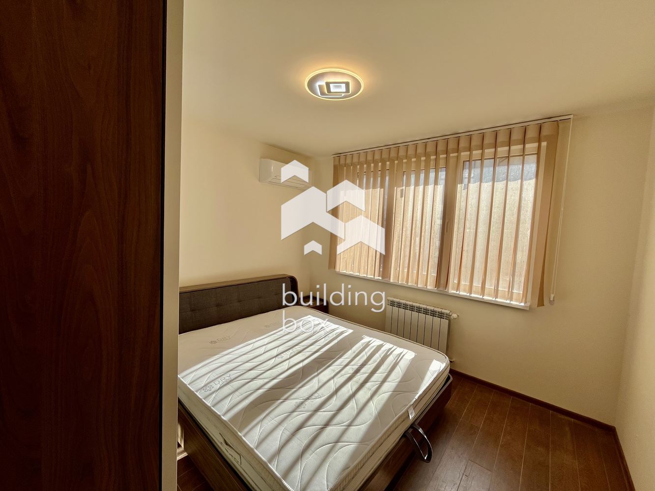 Чисто нов тристаен апартамент, ул. Флора - 0