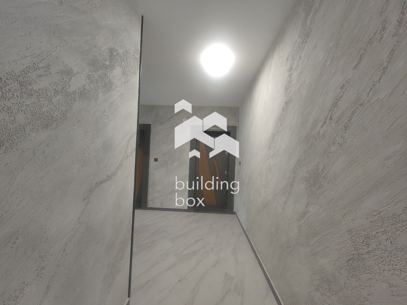 Тристаен апартамент пред АКТ16 - до "ПУ" нова сграда - 0