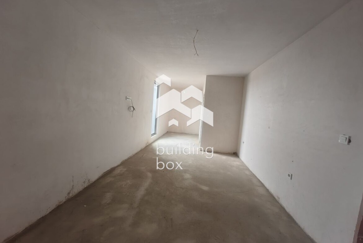 Тристаен апартамент пред АКТ16 - до "ПУ" нова сграда - 0