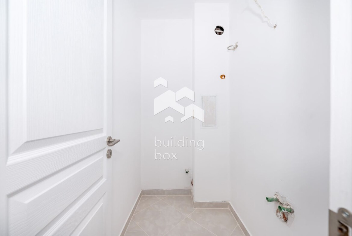 Тристаен апартамент - 0