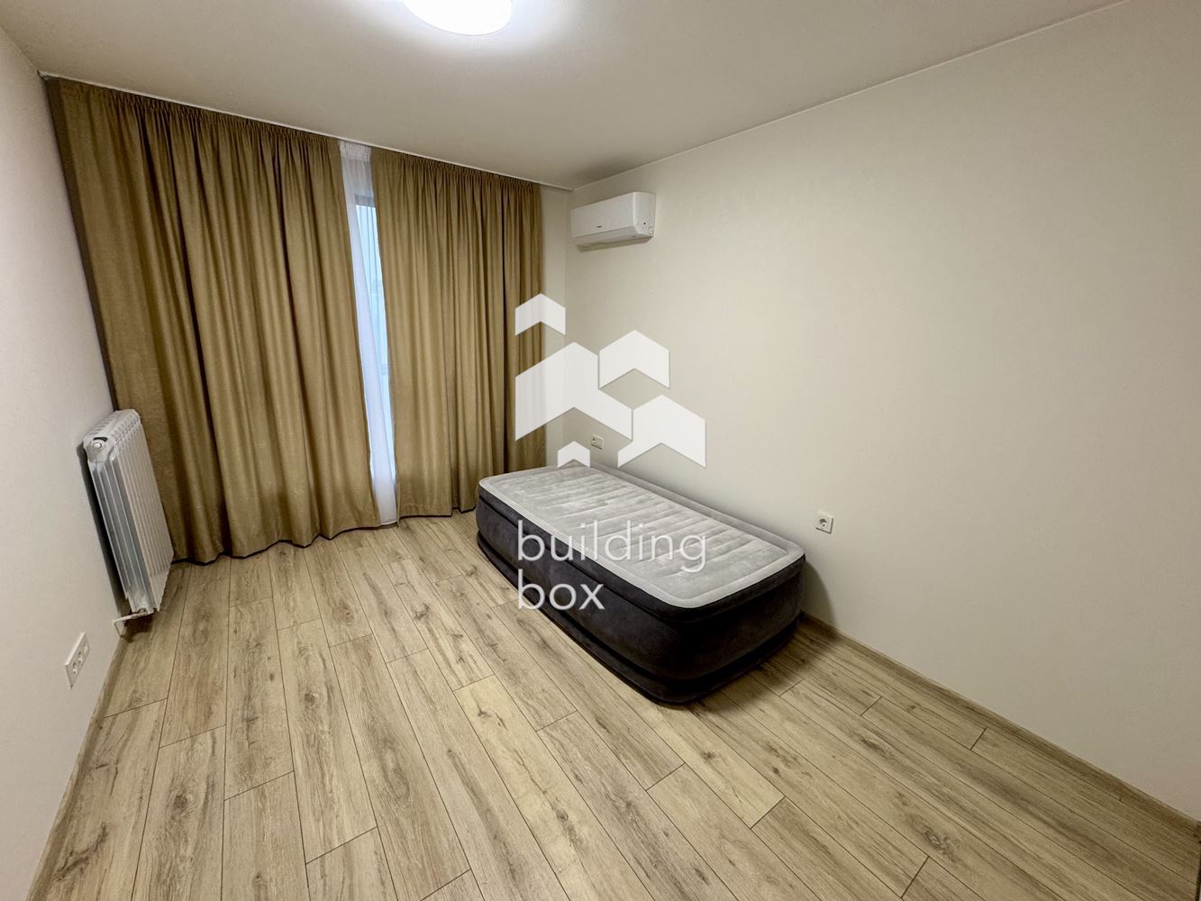 Многостаен апартамент до метро - 0