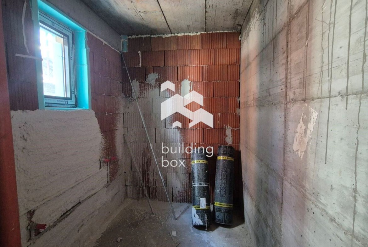 Тристаен апартамент - кв. Христо Смирненски - 0