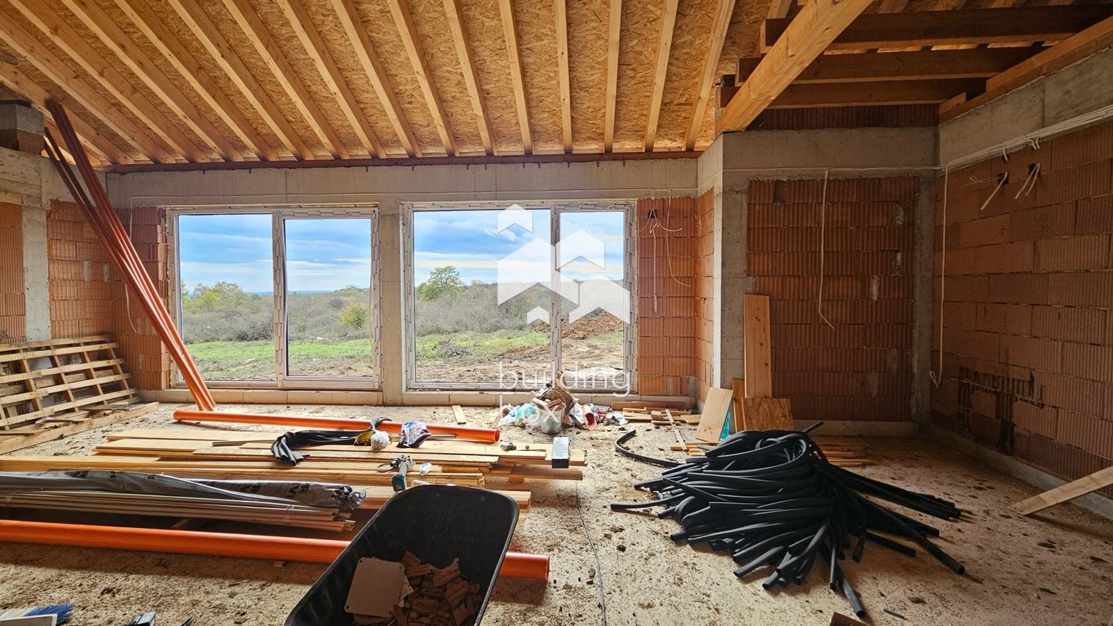 Къща с Акт 14, завършване до ключ. Стил и комфорт близо до всичко, далеч от шума - на 15 мин. от гр. Варна - 0