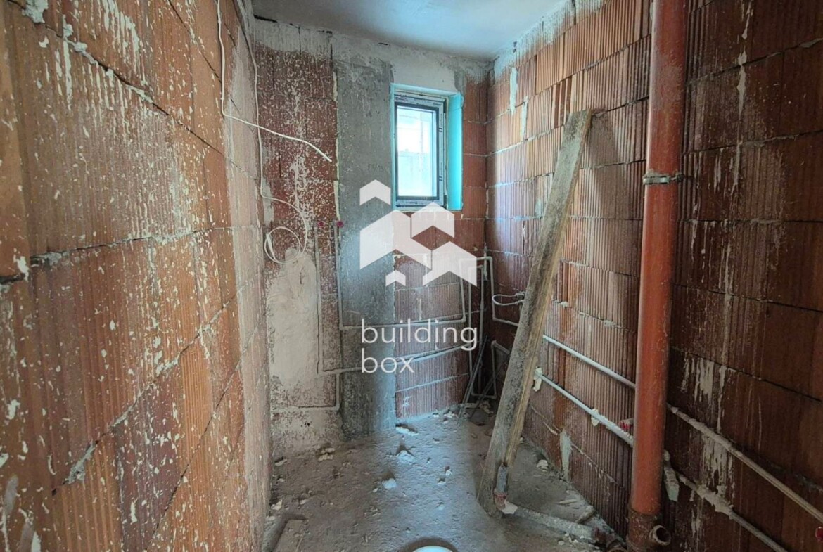 Тристаен апартамент на ул. Рая - 0