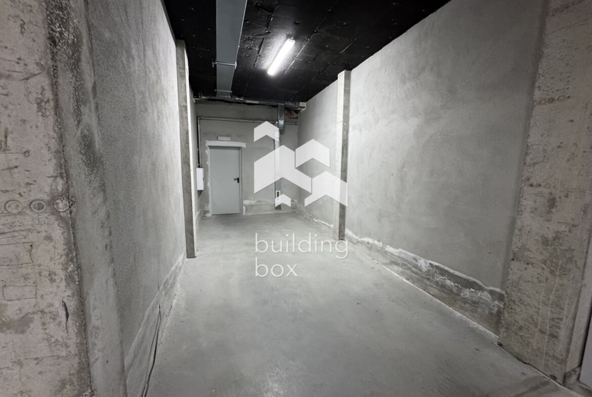 Многостаен апартамент до метро - 0