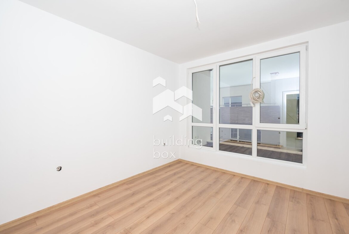 Тристаен апартамент - 0