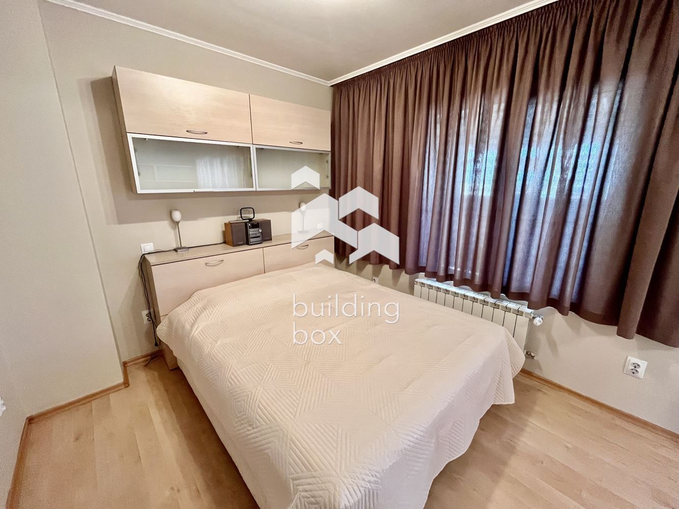 Просторен двустаен апартамент със страхотна гледка и гараж, Изток - 0