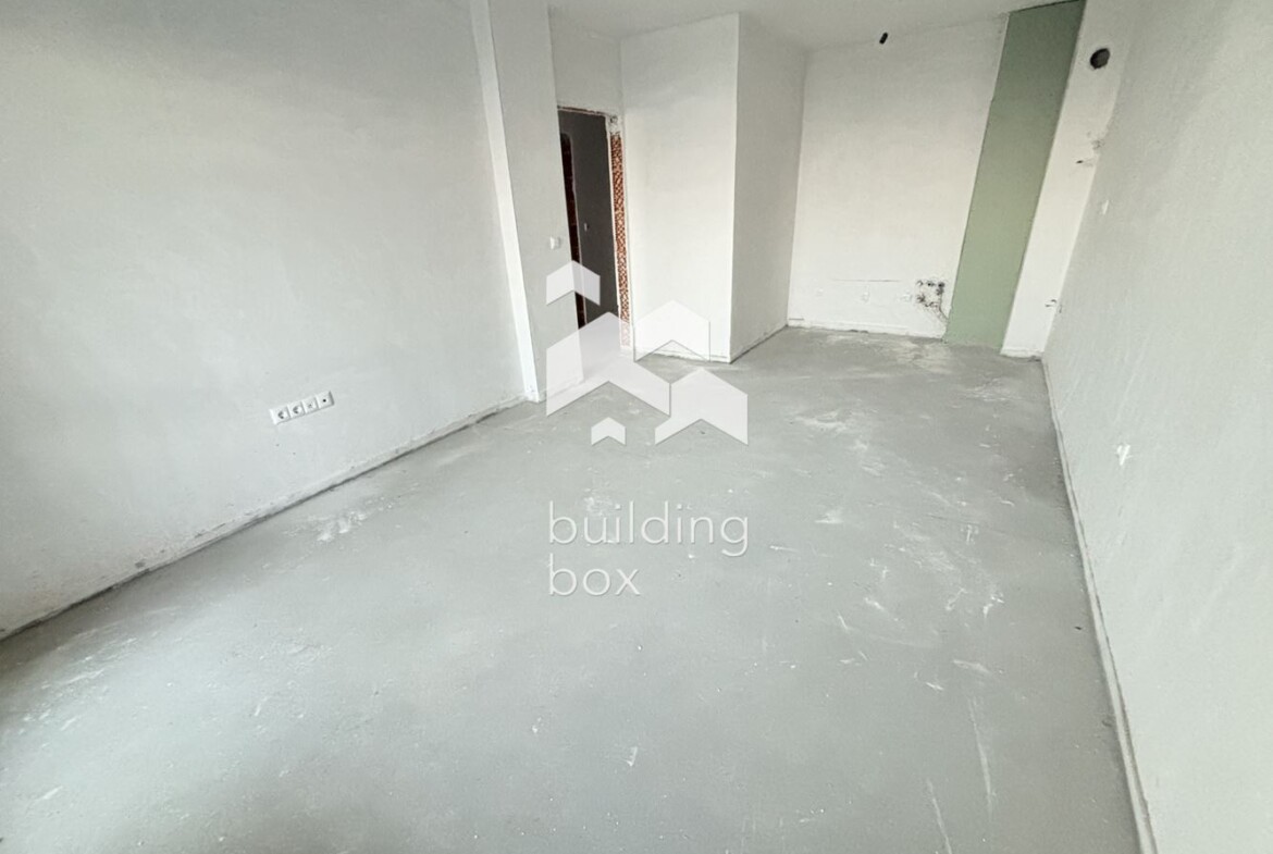 Двустаен апартамент с паркомясто - 0