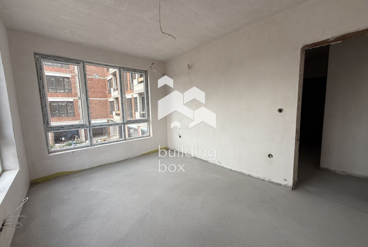 Тристаен апартамент - кв. Остромила - 0