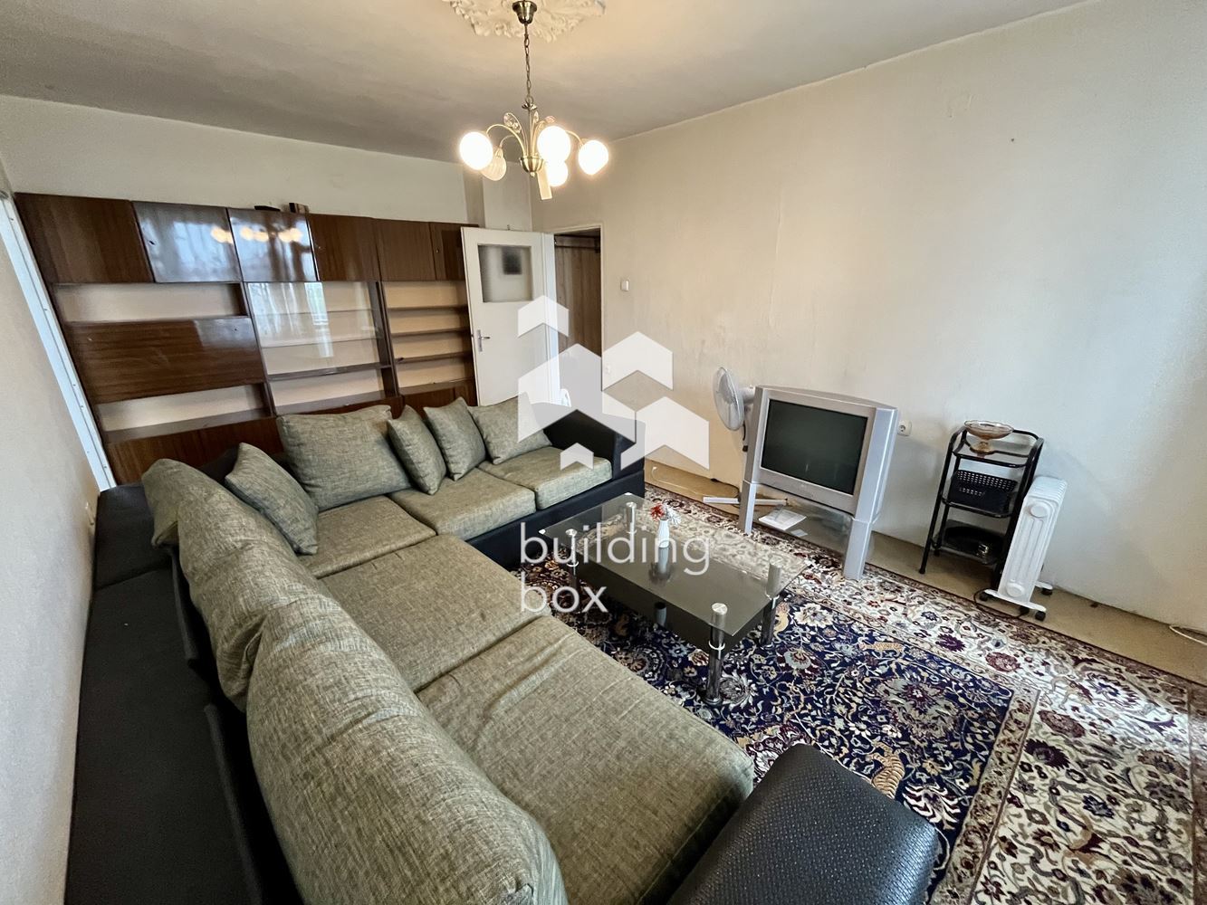 Тристаен апартамент с 4 отделни помещения, Дружба 1