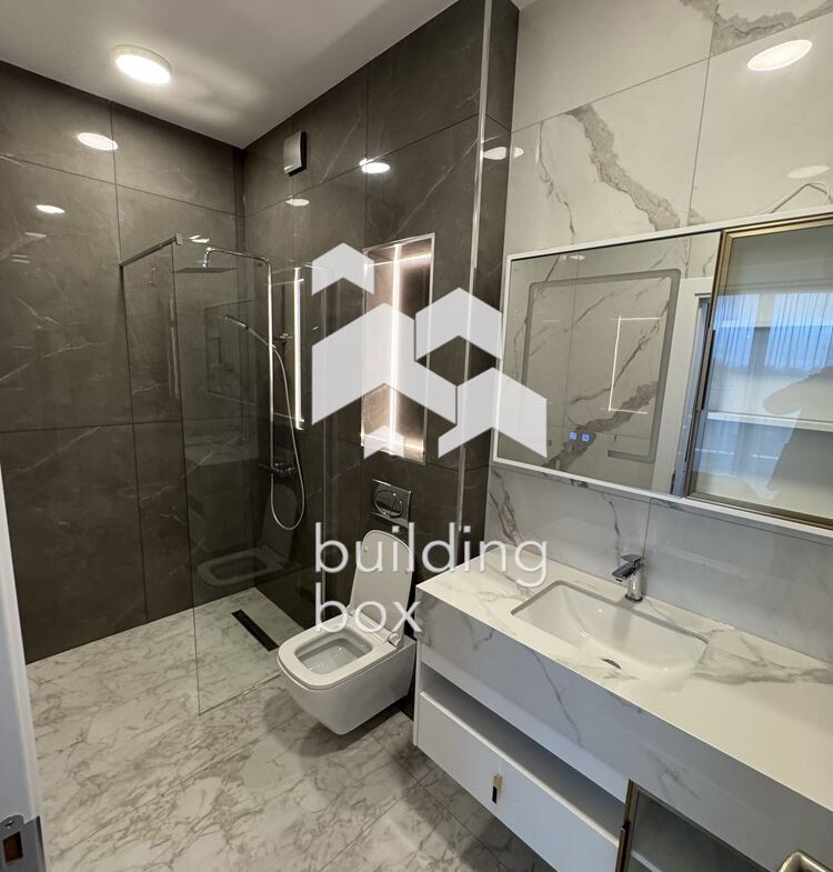 Продава тристаен в кв. Кръстова вада - 0