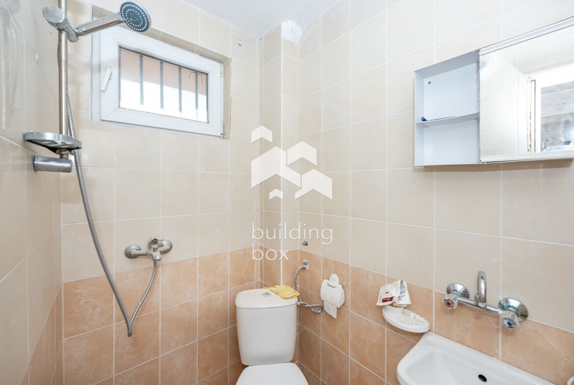 Двуетажна къща на плоча - готова за живеене - 0