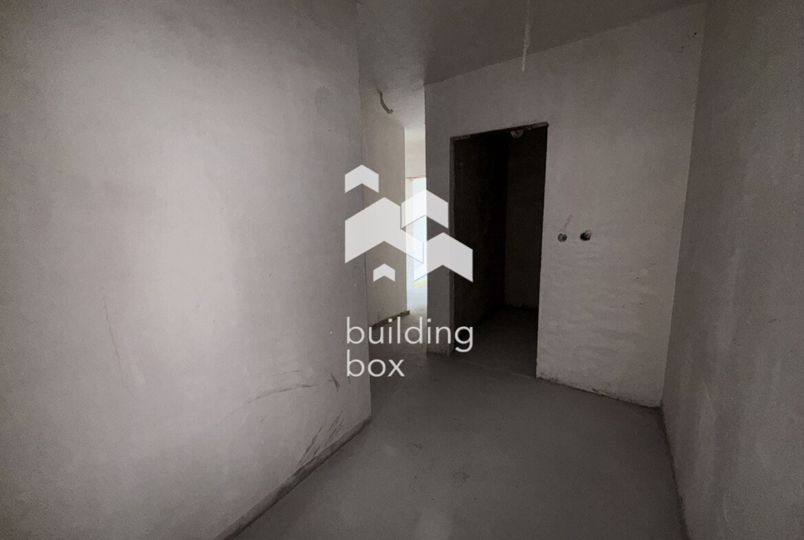 Тристаен апартамент - кв. Остромила - 0