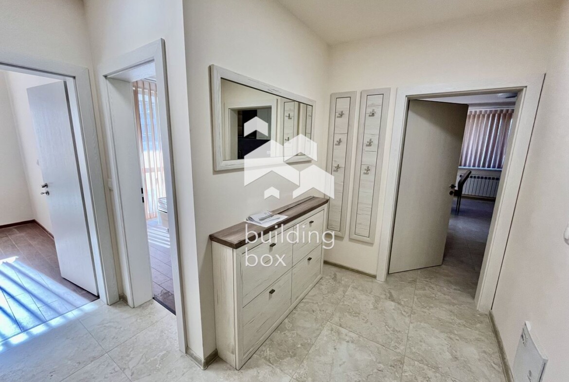 Чисто нов тристаен апартамент, ул. Флора - 0