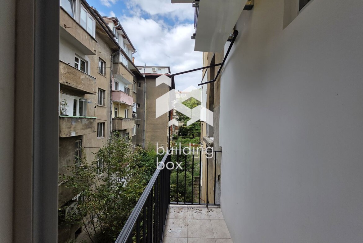 Тристаен апартамент в идеален Център - 0