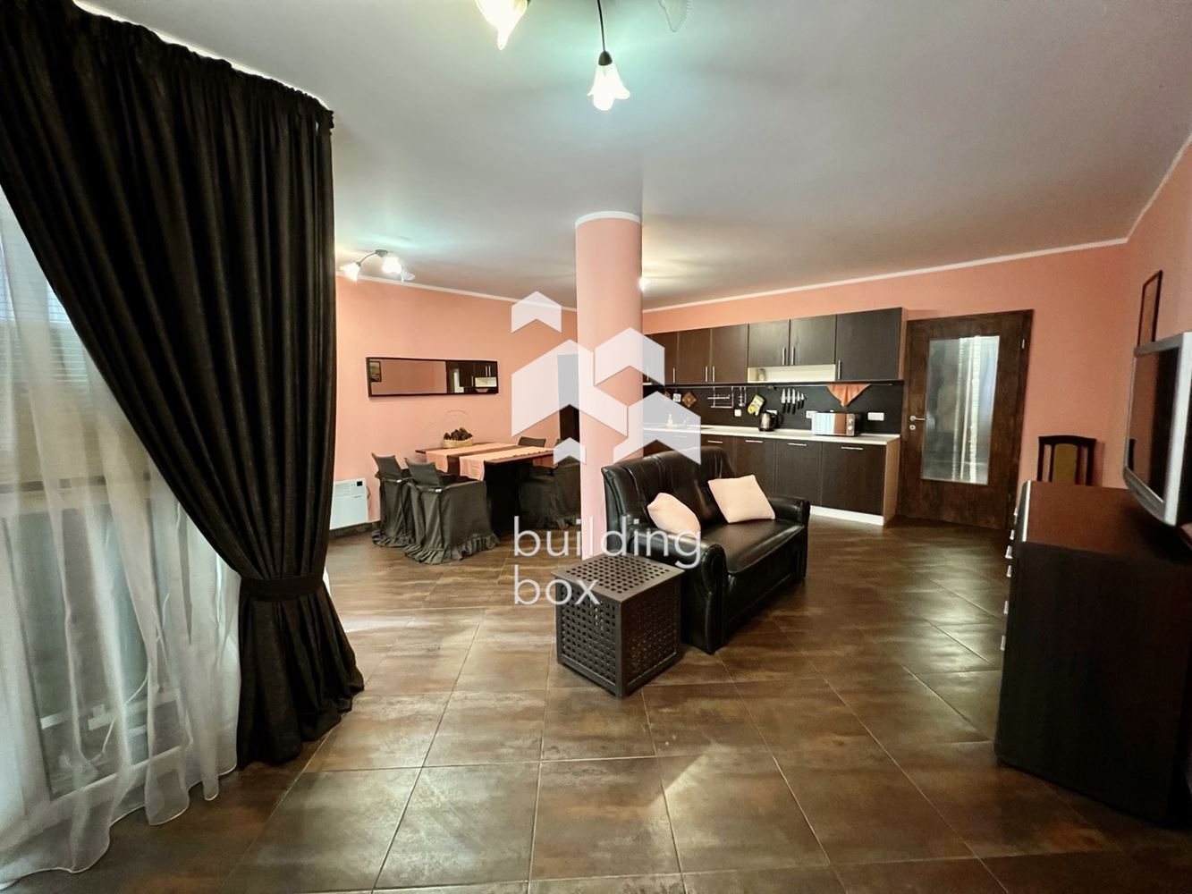 Тристаен апартамент в идеален Център - 0