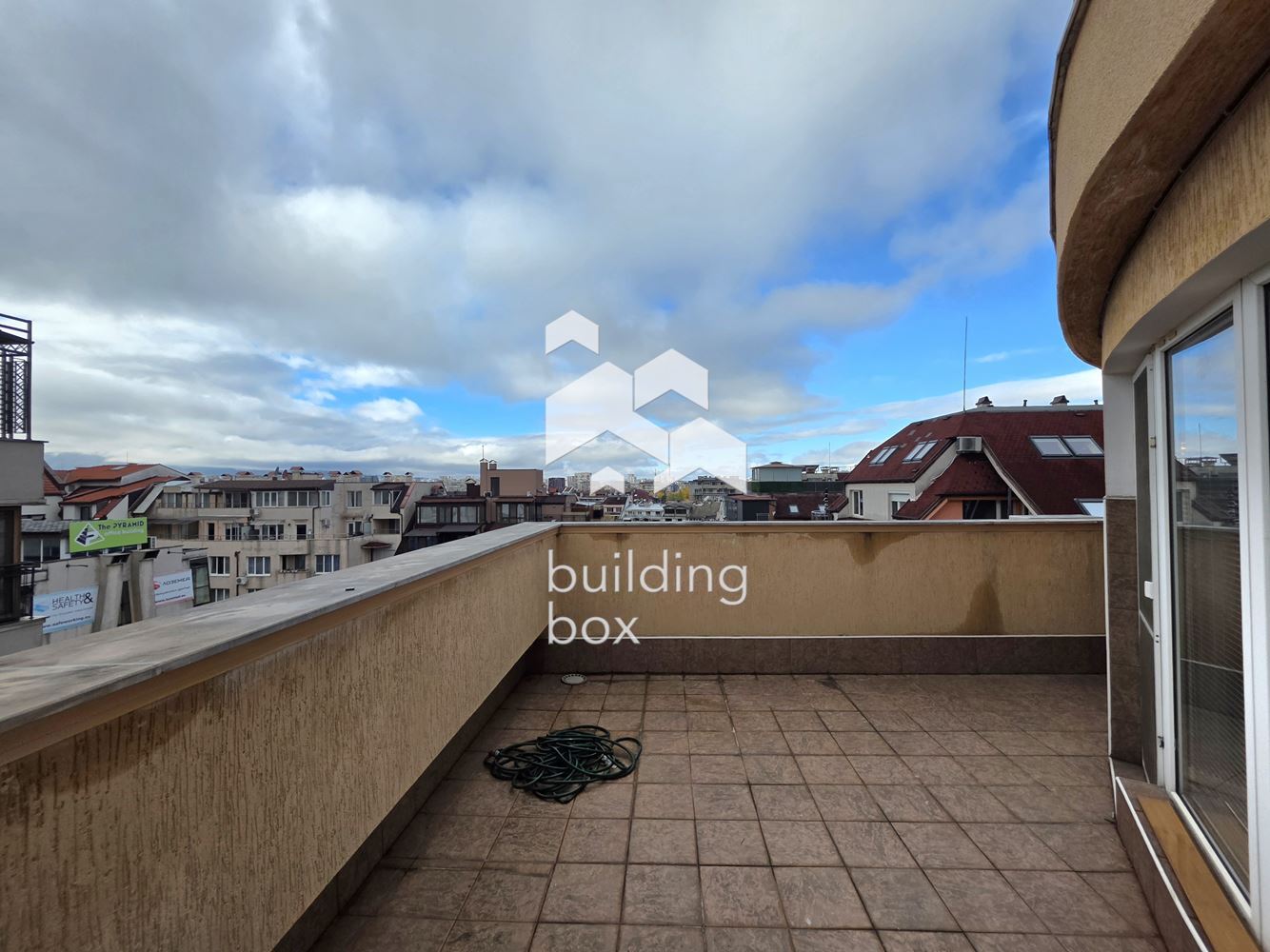 Просторен многостаен апартамент в Лозенец - 0