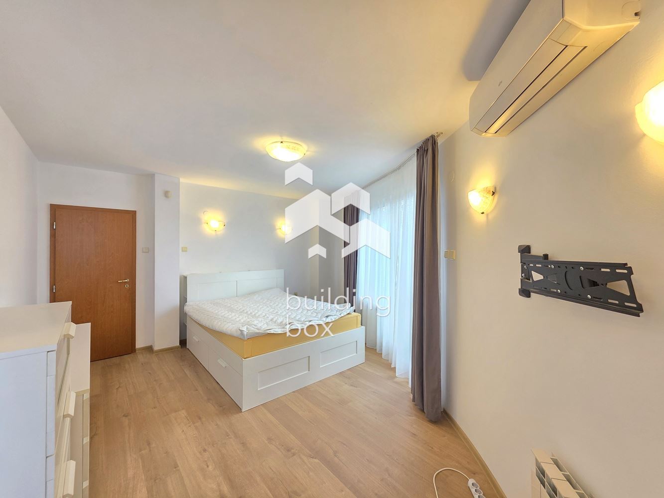 Просторен многостаен апартамент в Лозенец - 0